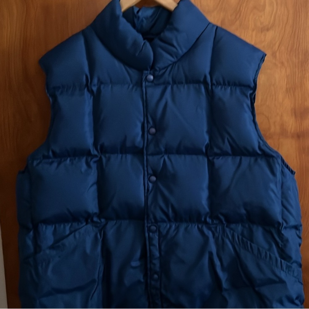 Lands’End Unisex XL Navy Vest.